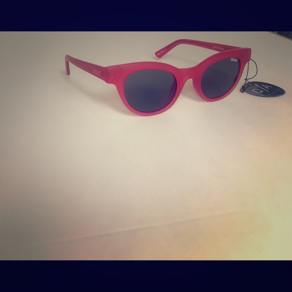 Quay Australia Kylie Jenner Pink/Smoke Star Struck